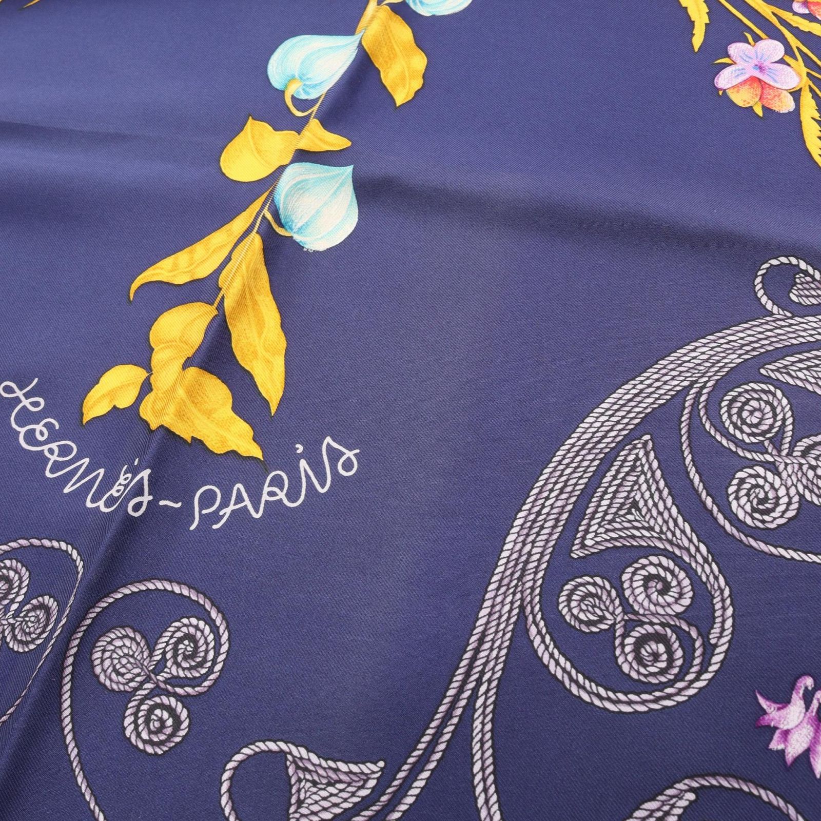 HERMES エルメス カレ90 ARABESQUES スカーフ - メルカリ