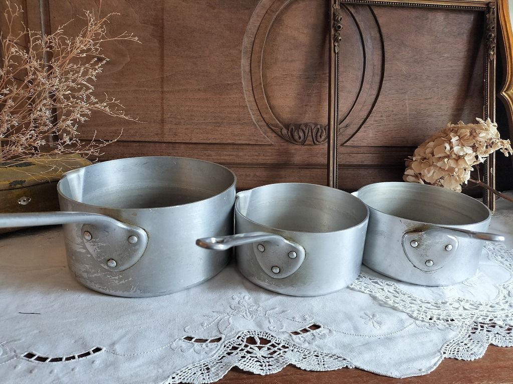 Tournus製 アルミ 平鍋 両手鍋 フランス アンティーク Tournus製 アルミ 平鍋 両手鍋 フランス アンティーク 【公式通販】