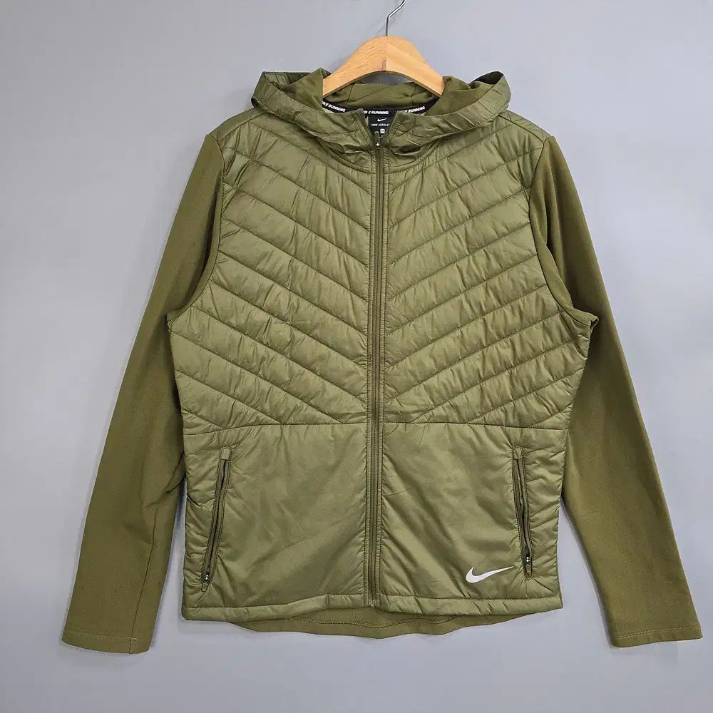 ナイキランニングエアロレイヤー　NIKERUNNINGAEROLAYER　ダウン ナイキ ランニング エアロレイヤー 軽量 ダウン ジャケット M - メルカリ