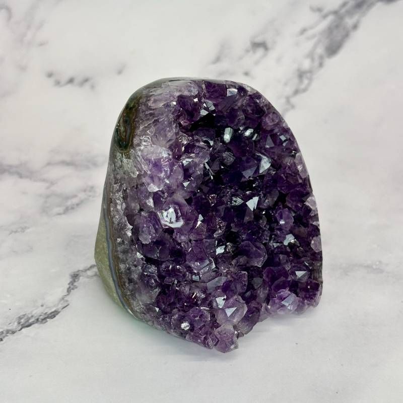 260：【紫結晶の魅力】アメジストジオード 331g 天然石 原石 晶洞 置物