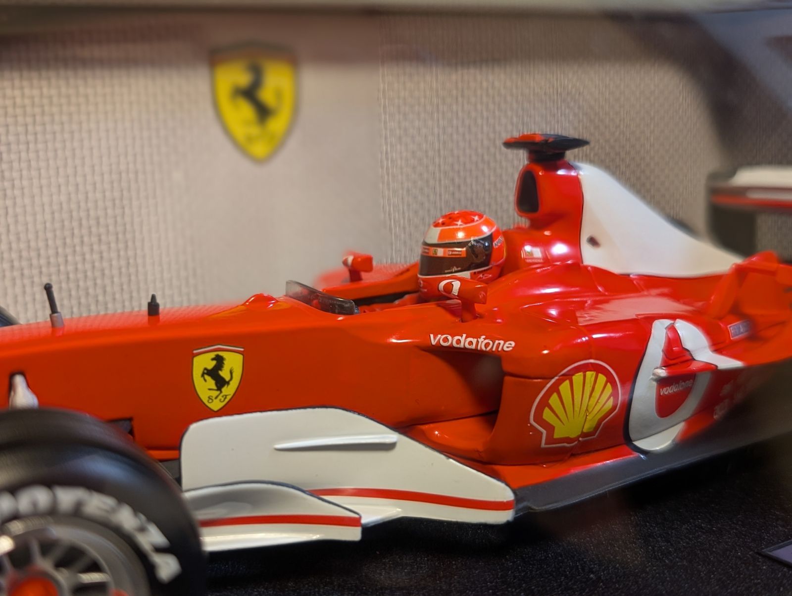 未開封1/18マテル フェラーリF2003‐GAミハエル・シューマッハ - メルカリ