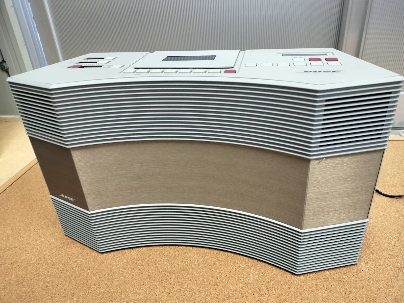 ラジオ・コンポ BOSE Acoustic Wave music system AW-1 希少品】 BOSE ® MODEL AW-1 Acoustic Wave Music System ラジオ