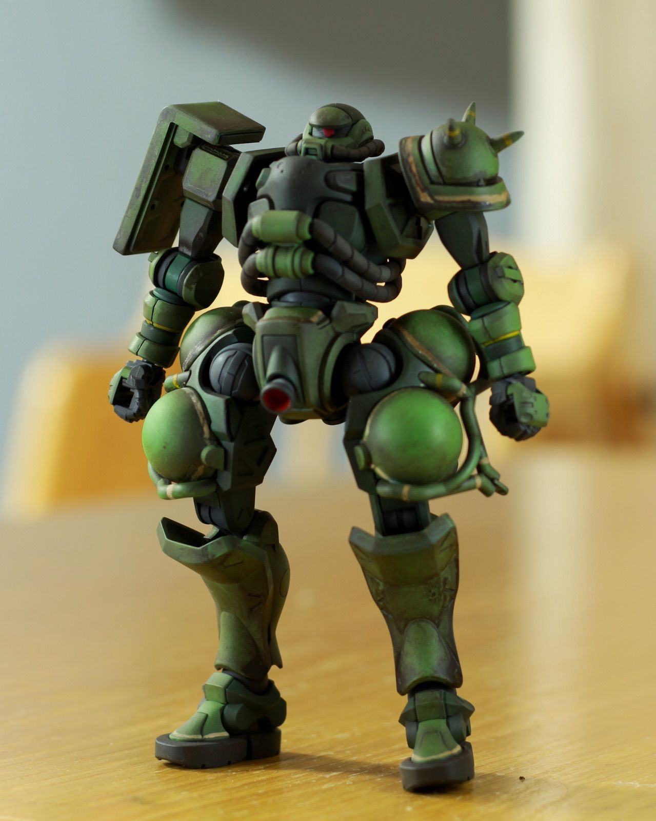 HG 1/144 MS-06 ZAKU（GQ） 全塗装完成品 - メルカリ