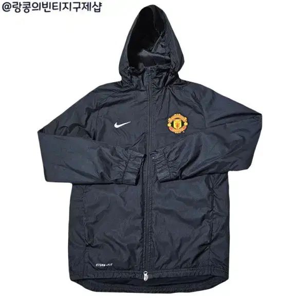 ナイキ スウッシュ ストリート マンチェスター・ユナイテッドFC