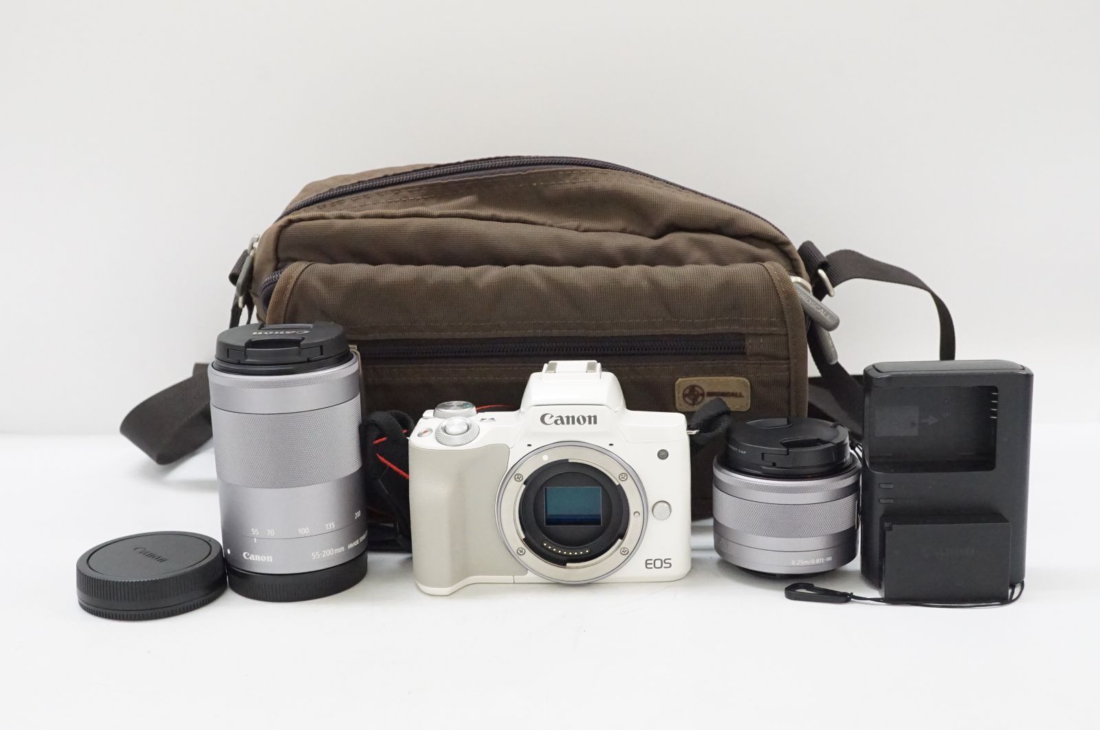 Canon EOS M ミラーレスカメラ レンズ付 L171714)CANON EOS Kiss M ミラーレス一眼レフ カメラ EF-M 15-45mm 1