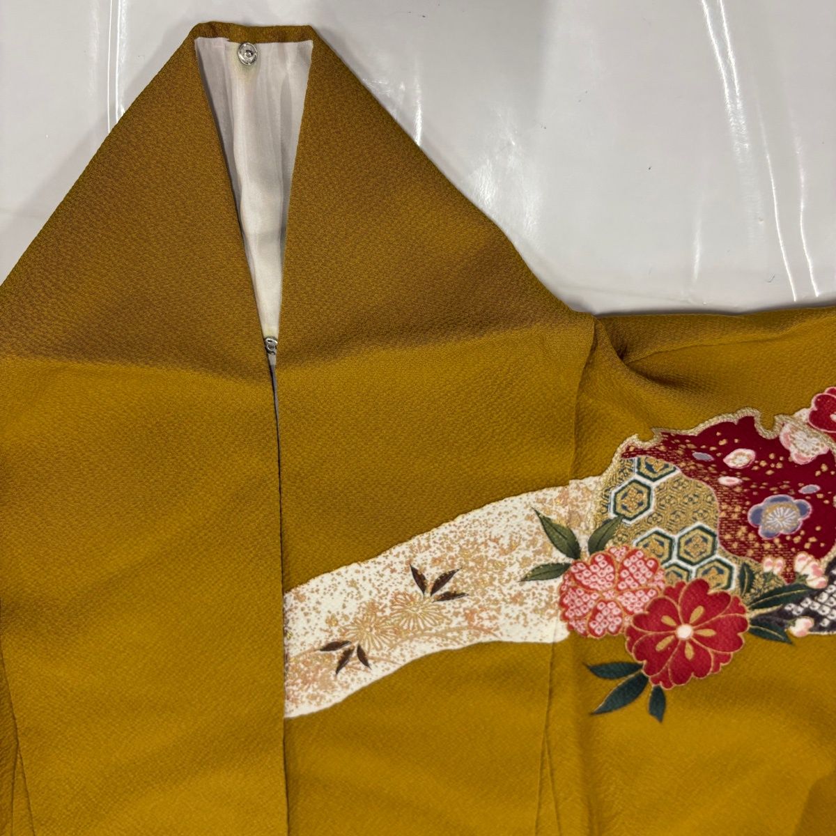振袖 身丈167cm 裄丈67cm M 袷 草花 源氏車 刺繍 金彩 黄土色 正絹