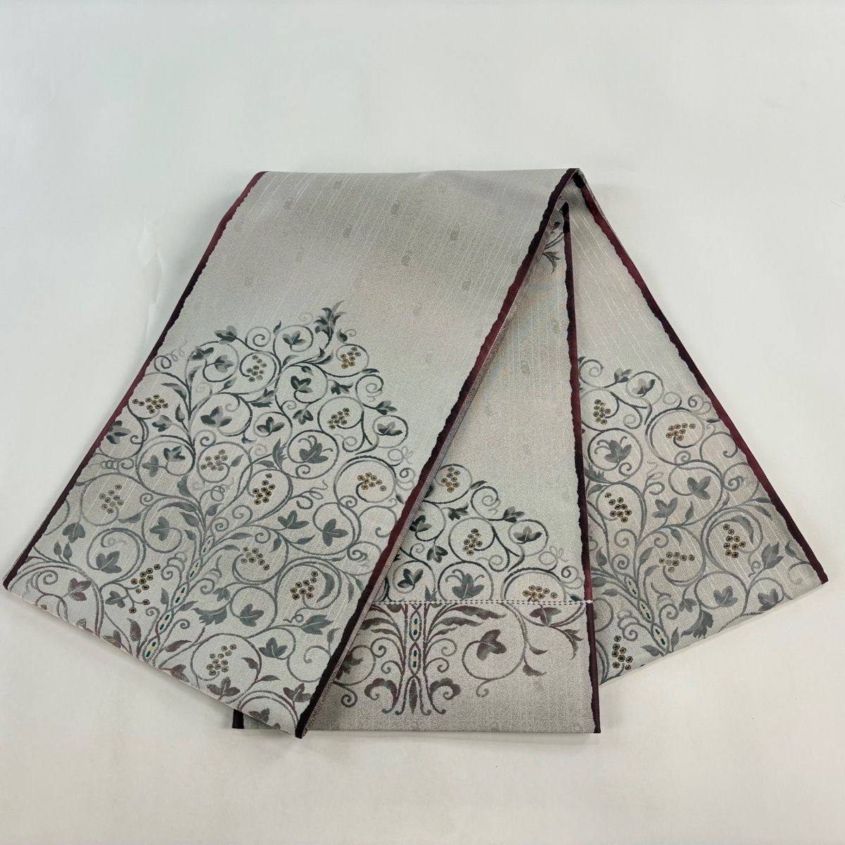 美品】 袋帯 名品 葡萄唐草 金銀糸 箔 灰紫 お太鼓柄 正絹 【中古
