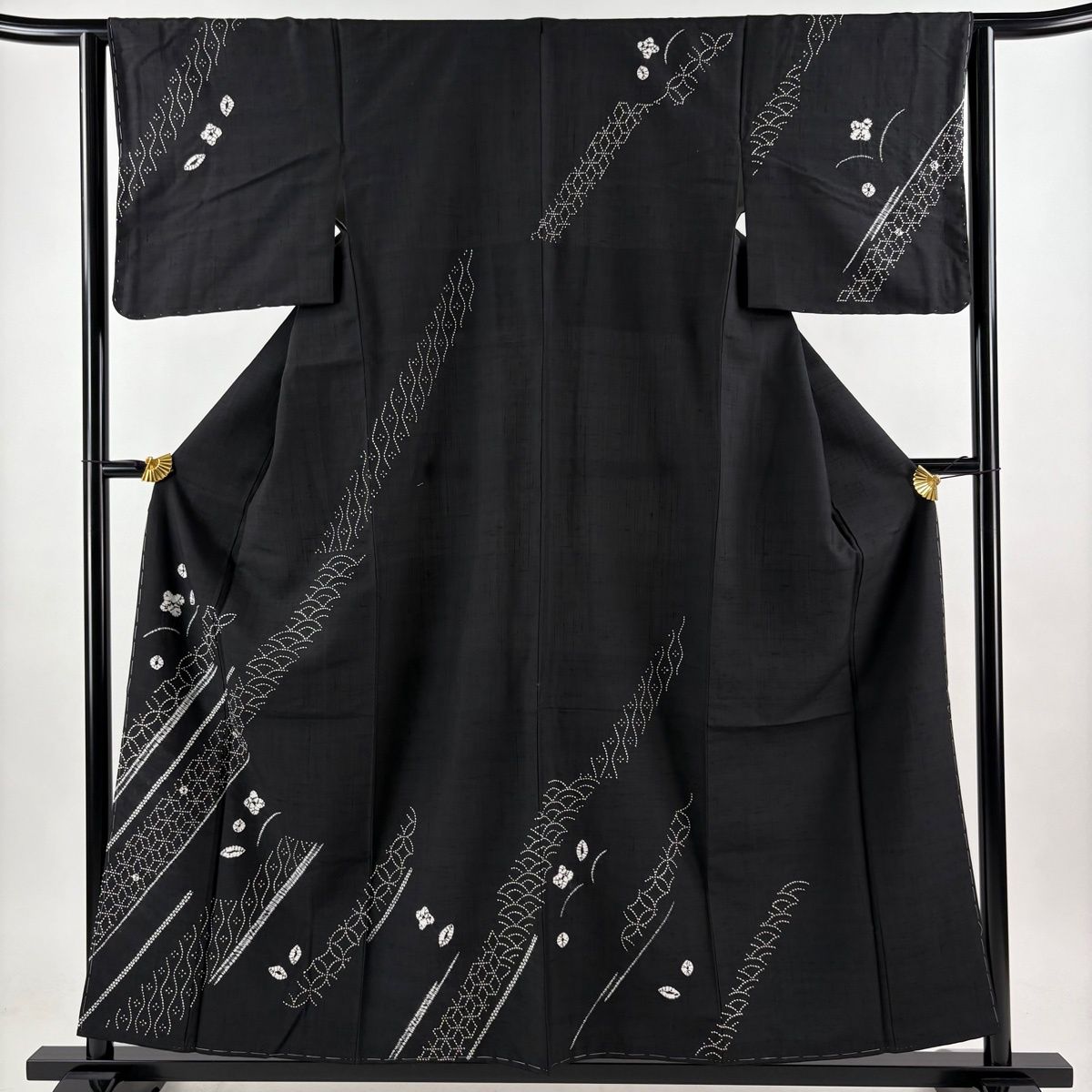 美品】 訪問着 身丈156cm 裄丈63cm S 袷 紬地 花 有職文様 刺し子刺繍