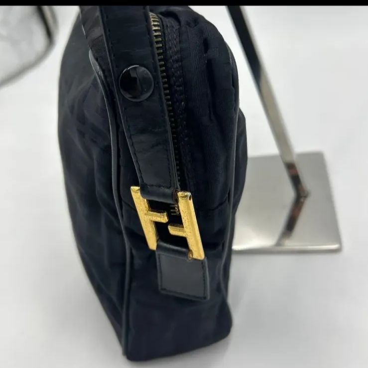 良品✨FENDI フェンディ　ズッカ　ズッキーノ FF ショルダー　ブラック FENDI ズッカ ズッキーノフェンディ ショルダーバッグ キャンバス黒