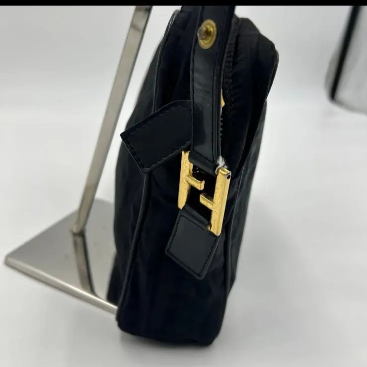 FENDI ブラック ショルダーバッグ ワンショルダーバッグ ズッカ