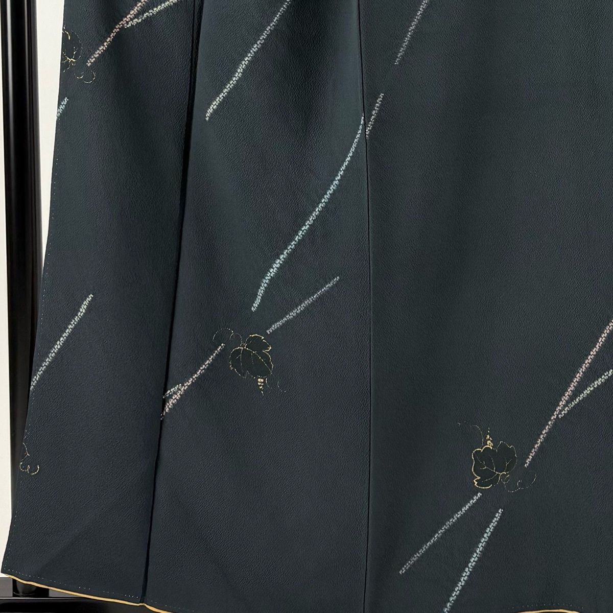 小紋 身丈158cm 裄丈67.5cm L 袷 蔦 幾何学模様 金彩 絞り 深緑 正絹