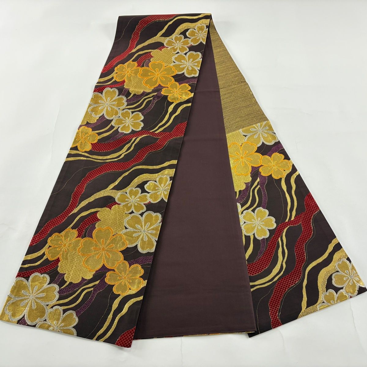 袋帯 秀品 桜 幾何学模様 金銀糸 刺繍 焦茶色 六通 正絹 【中古
