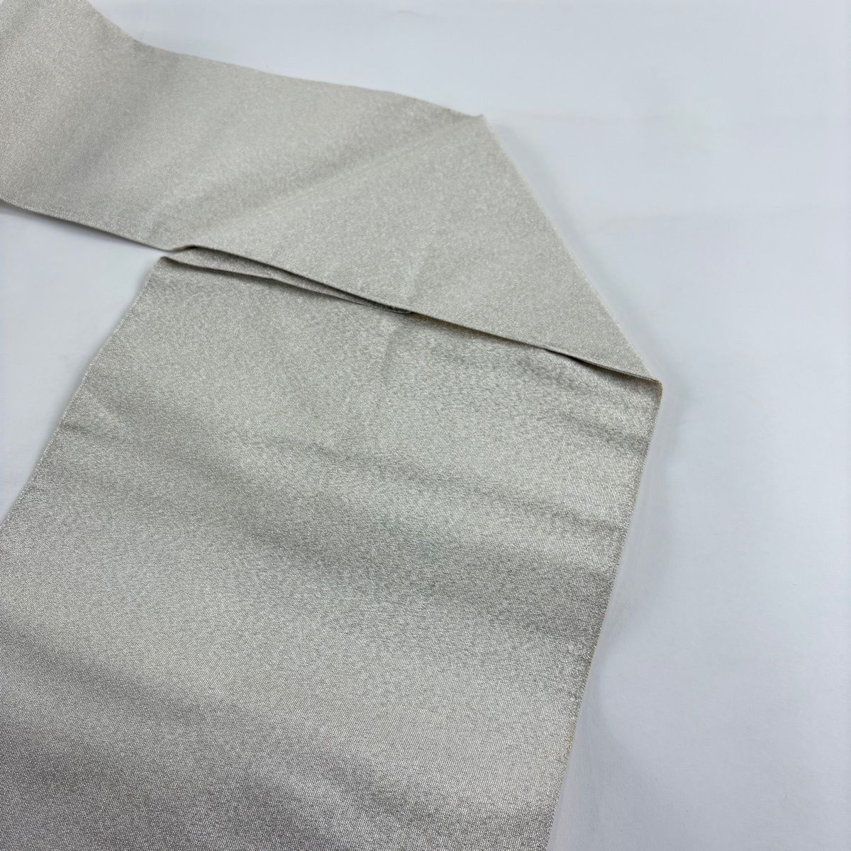 美品】 名古屋帯 秀品 八寸名古屋帯 お仕覆 草花 刺繍 銀糸 クリーム