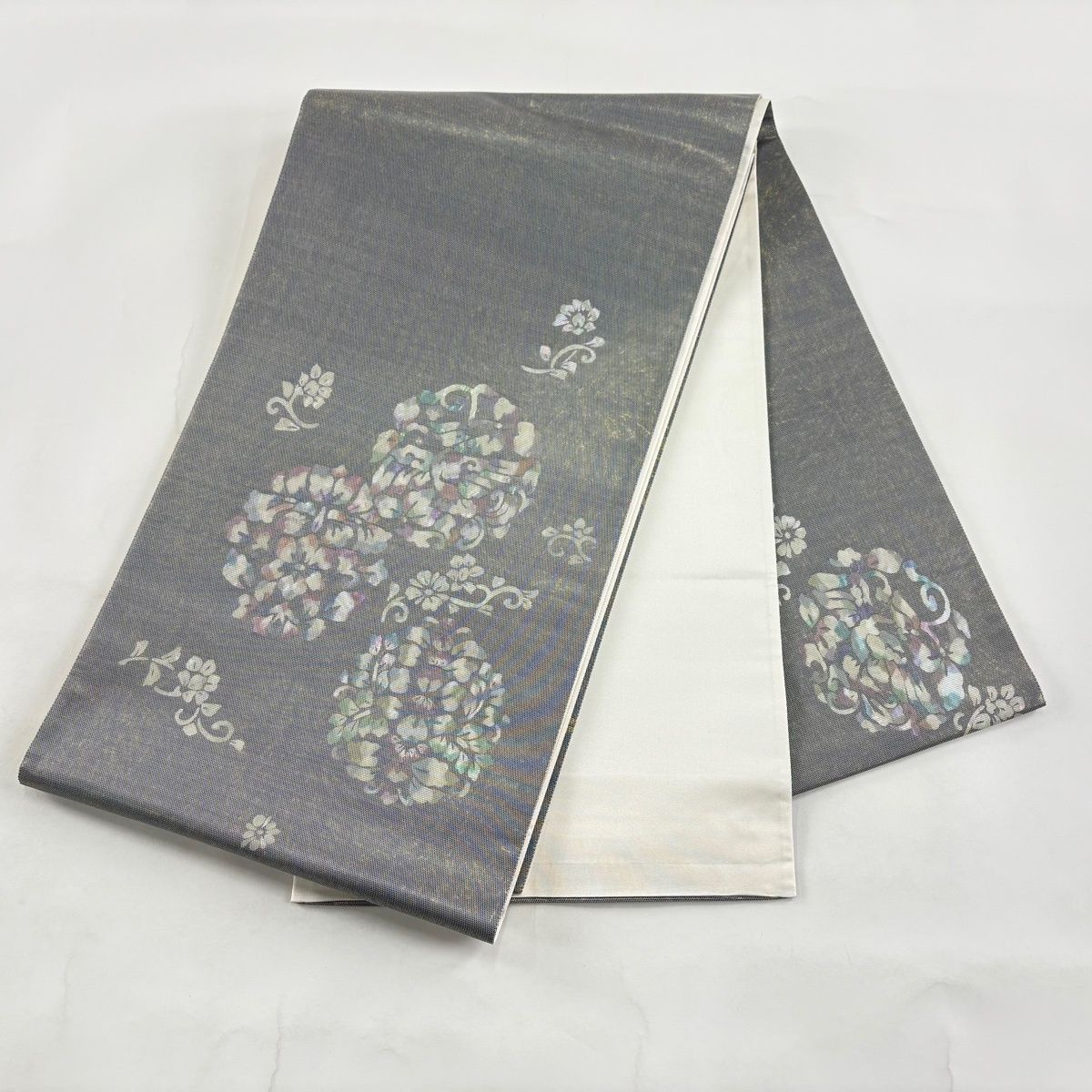 袋帯　螺鈿　礼装用　お太鼓柄　美品　華紋 美品】 袋帯 秀品 華文 花菱 螺鈿 刺繍 灰緑 お太鼓柄 正絹 【中古