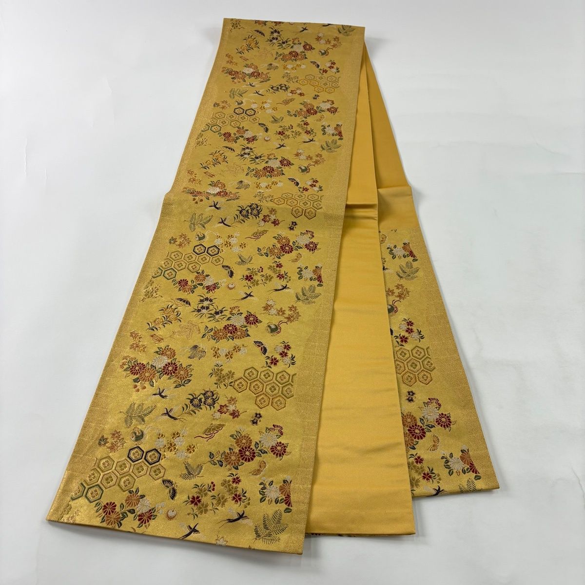 袋帯 秀品 亀甲 花鳥 箔 金糸 金色 六通 正絹 【中古】 - メルカリ 袋帯 秀品 亀甲 花鳥 箔 金糸 金色 六通 正絹 【中古】 - メルカリ