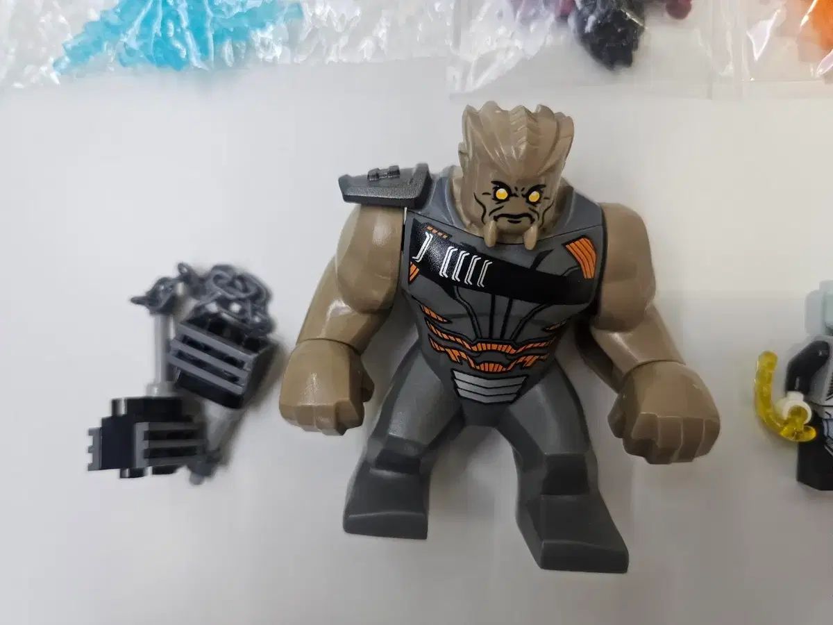 サンクタム ミニフィギュア