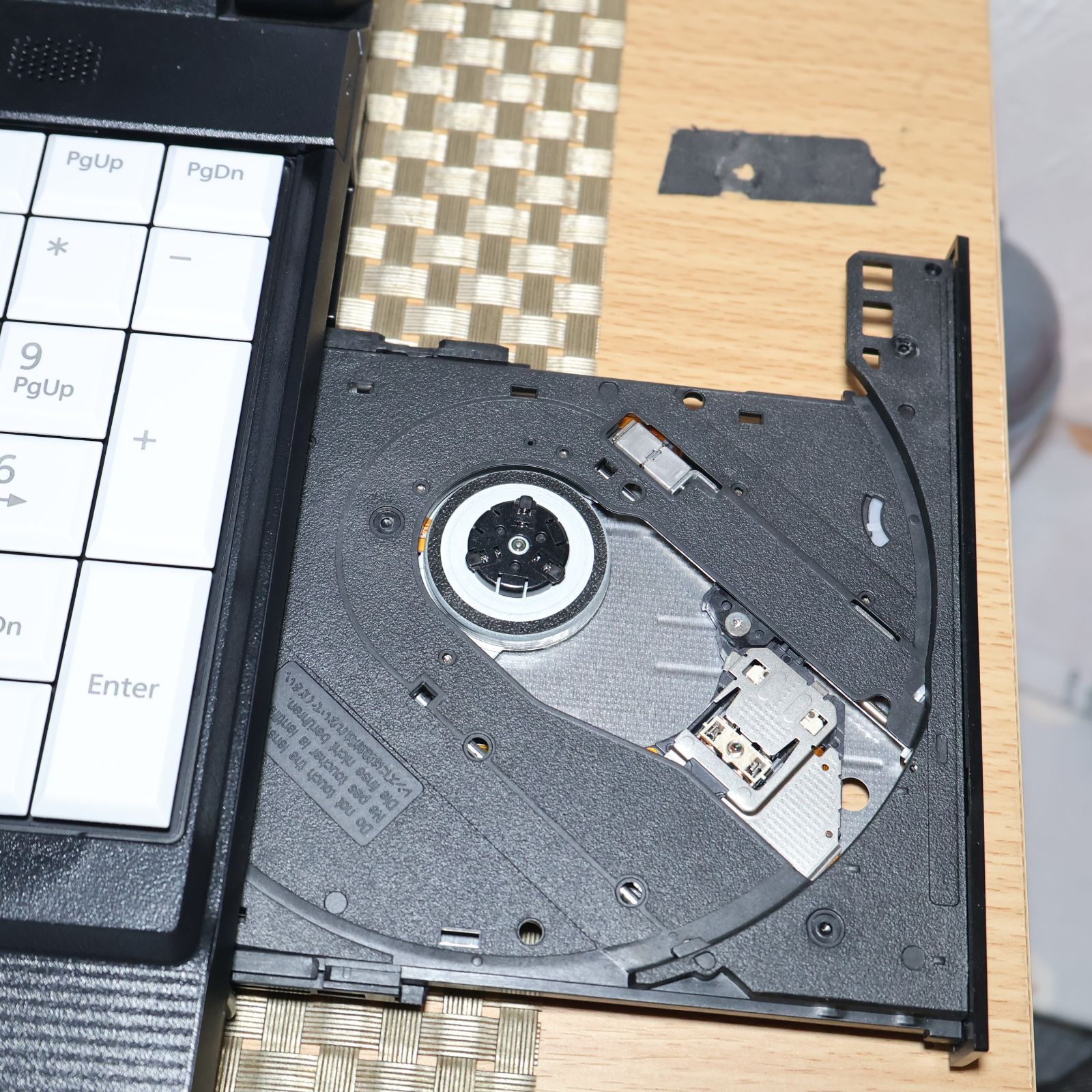 Win11公式対応10世代i3/メ8/新品SSD/DVD/無線/HDMI/カメラ - メルカリ