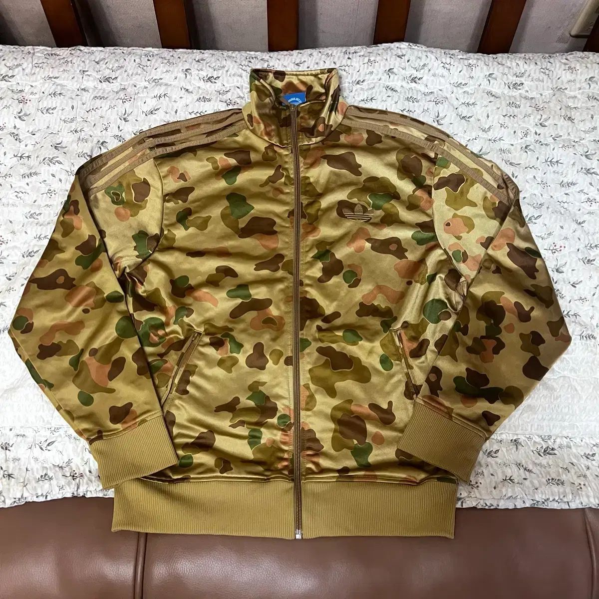 M アディダス 日本版 カモフラ ミリタリー ジップアップ ジャージ