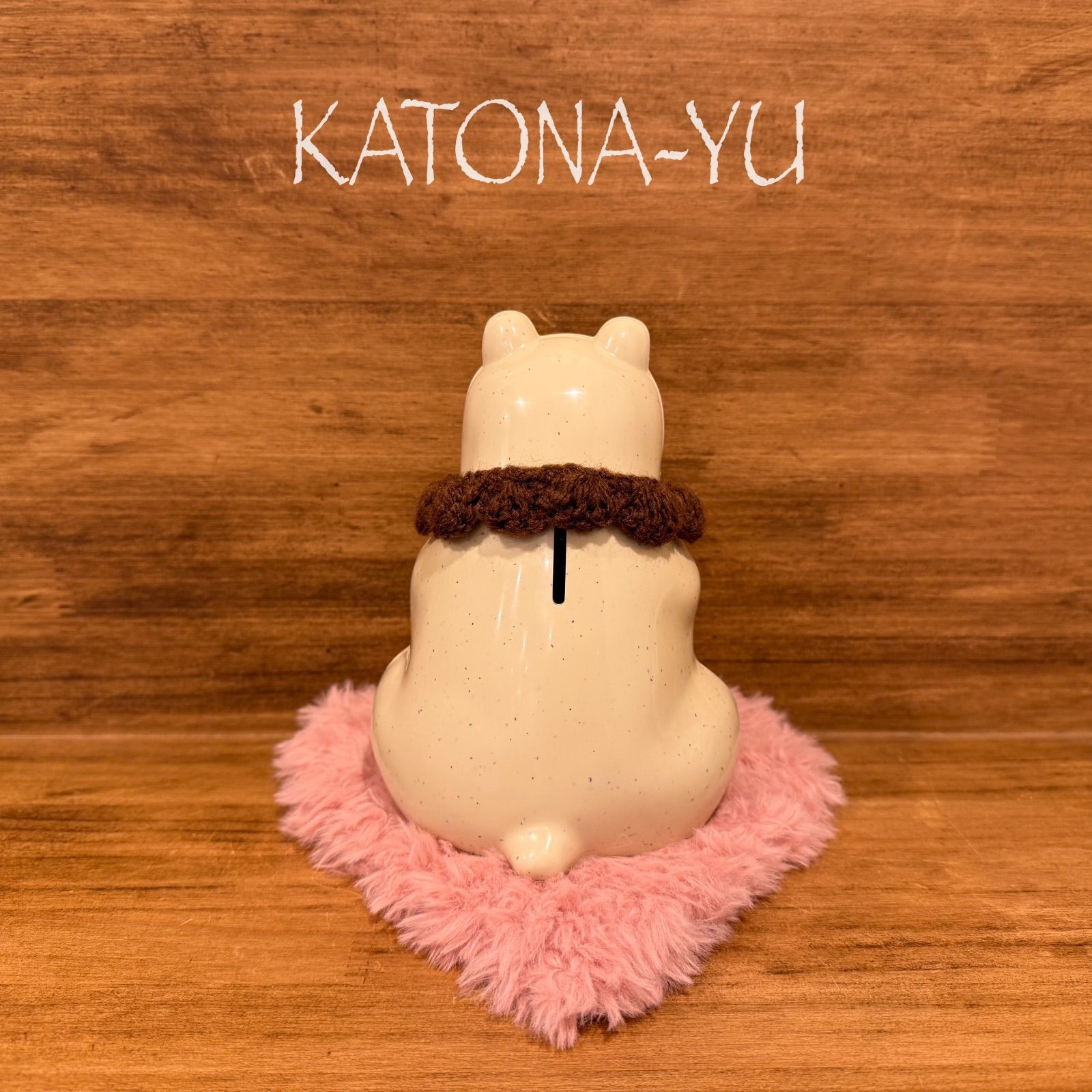 しろくま貯金箱 お着替え用 バレンタインカラーハートネックレス