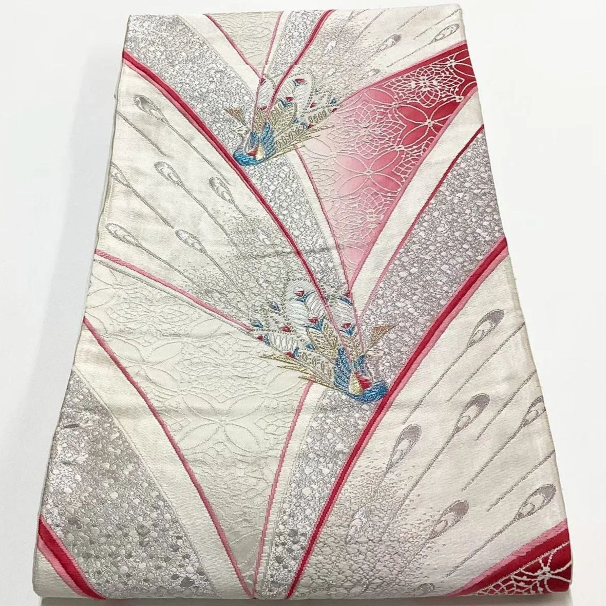 SO-406 袋帯 六通 正絹 銀箔 銀糸 金糸 孔雀 豪華 6662］袋帯 孔雀吉祥文様 刺繍 銀糸 六通 正絹 着物 フォーマル - メルカリ