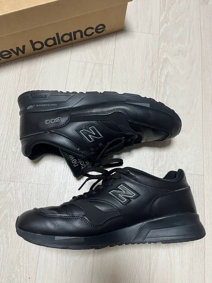 ニューバランス 1500 オールブラック 275 - メルカリ
