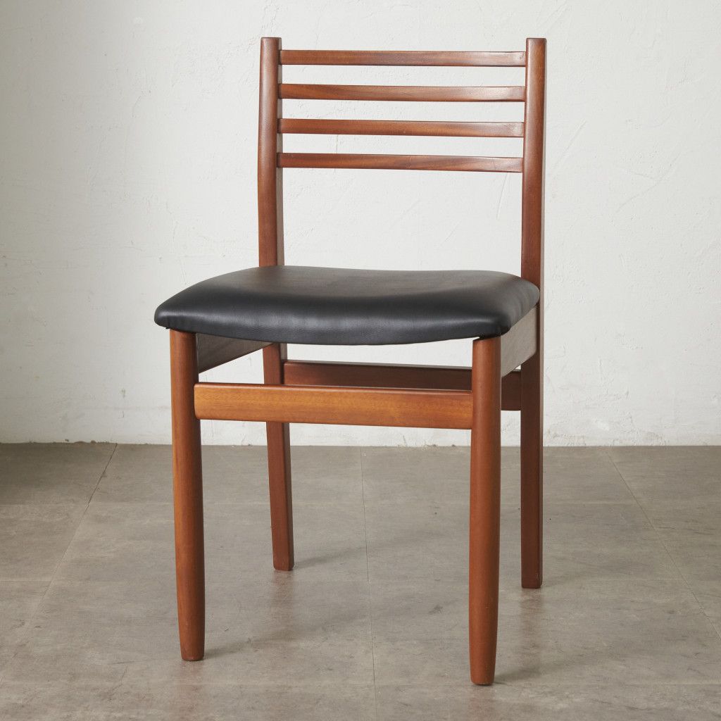 張替済 イギリス ヴィンテージ ダイニングチェア ラダーバック 無垢材