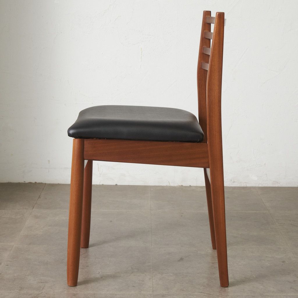 張替済 イギリス ヴィンテージ ダイニングチェア ラダーバック 無垢材