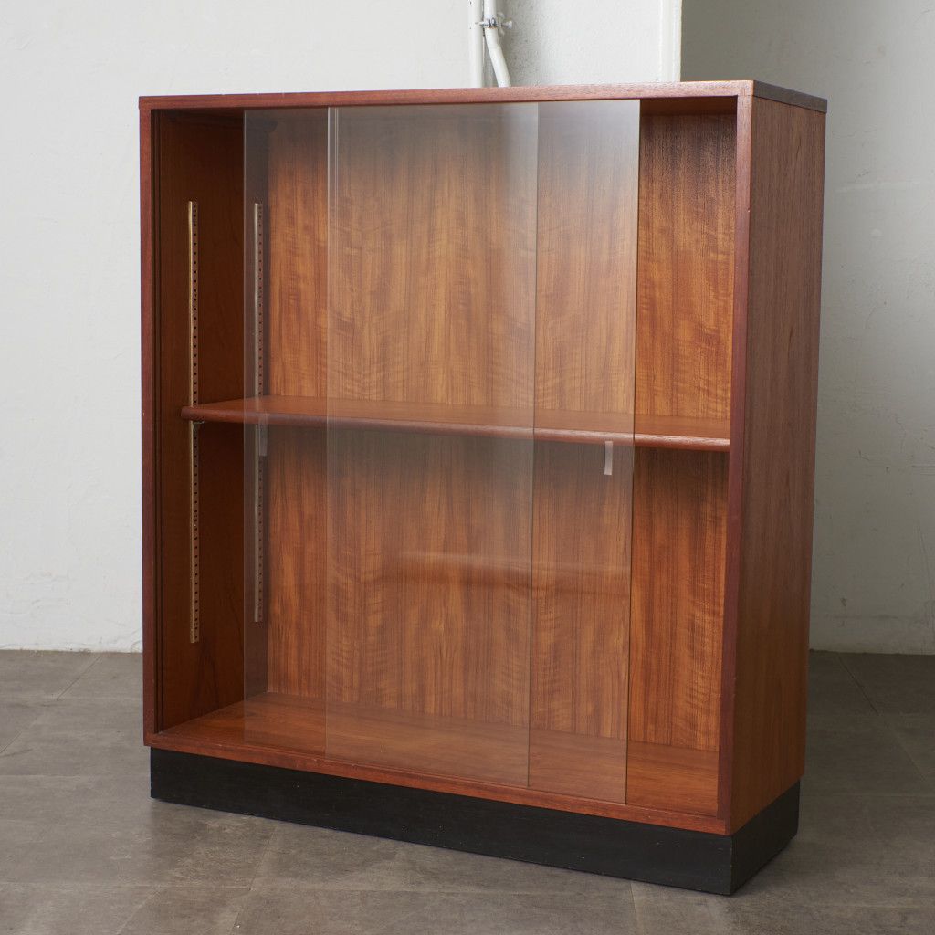 イギリス ヴィンテージ ナロー ガラス キャビネット チーク 本棚