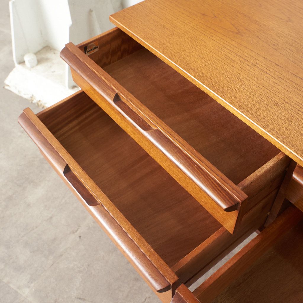 英国 AVALON ヴィンテージ サイドボード 2段 ワイド チェスト チーク