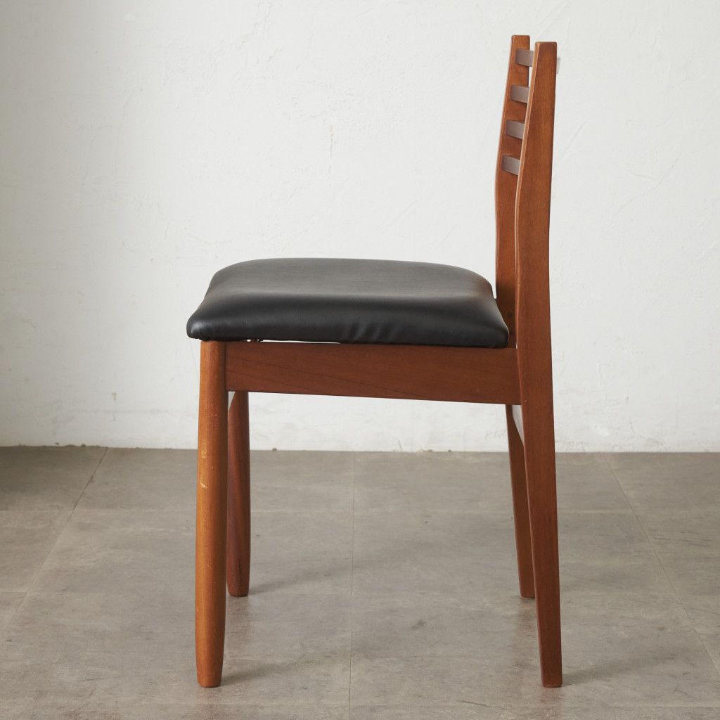 張替済 イギリス ヴィンテージ ダイニングチェア ラダーバック 無垢材