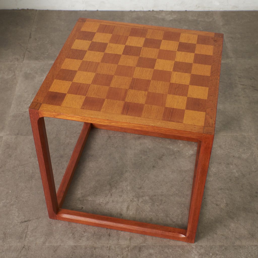 ゲームテーブル　チェス　イギリス　机　古家具　古道具　アンティーク　昭和レトロ ロシア 1930 年代頃のアンティーク木製チェスセット - 珍しい形の