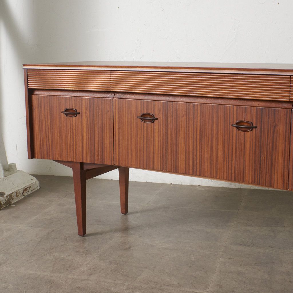 Elliotts of Newbury ヴィンテージ サイドボード 英国 ミッド