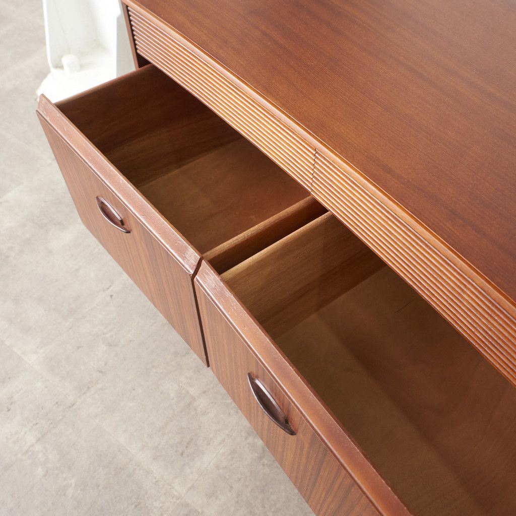 Elliotts of Newbury ヴィンテージ サイドボード 英国 ミッド