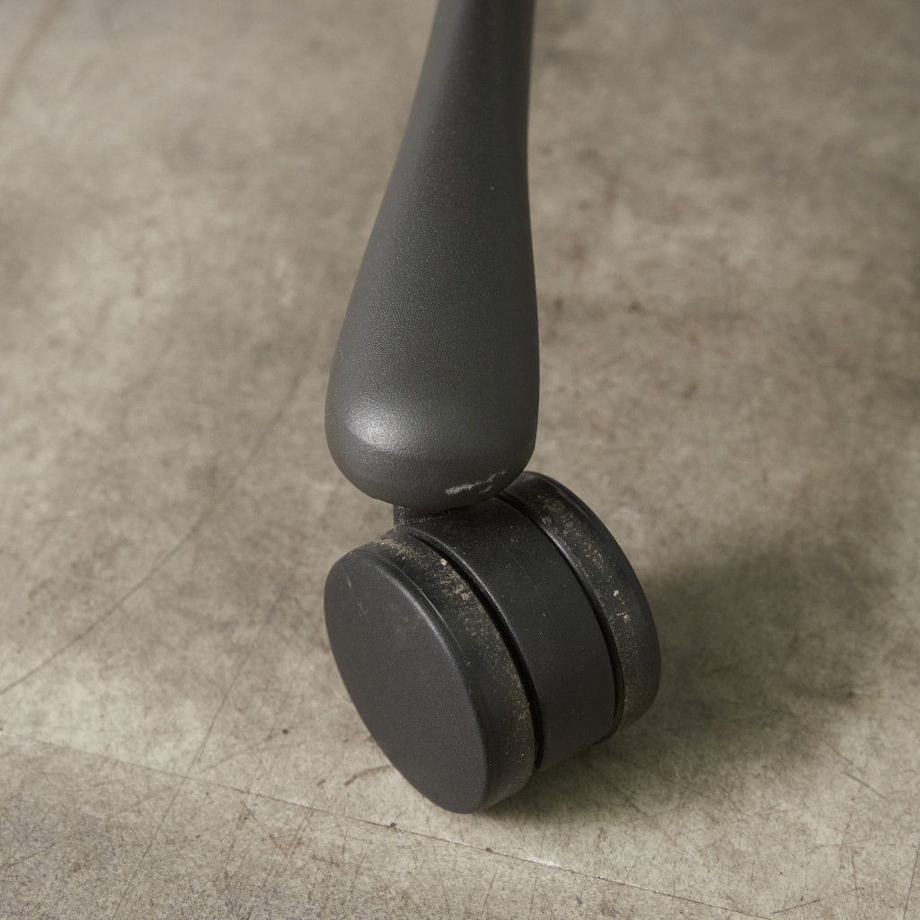 Miller エンボディチェア