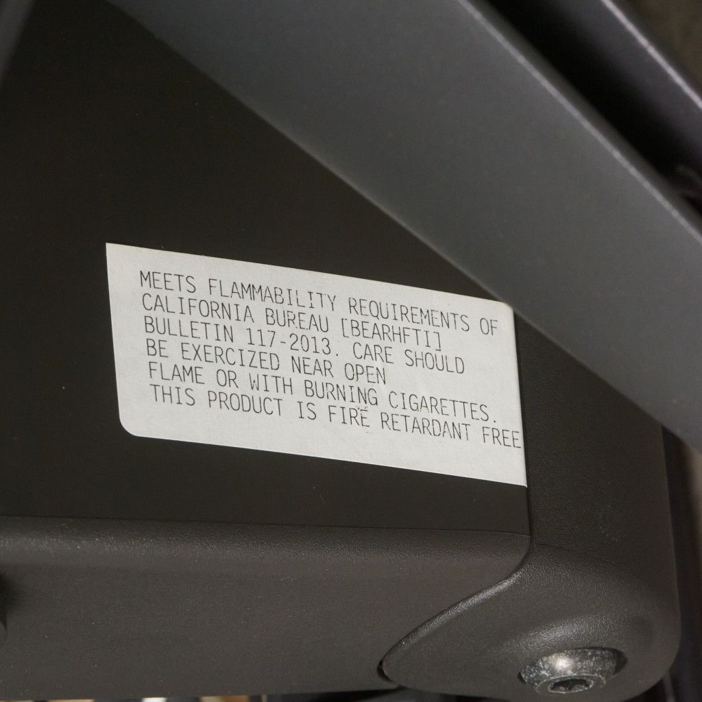 エンボディチェア