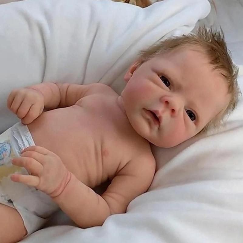 【リボーンドール】超リアルな赤ちゃん人形　男の子　約46cm 髪の毛植毛