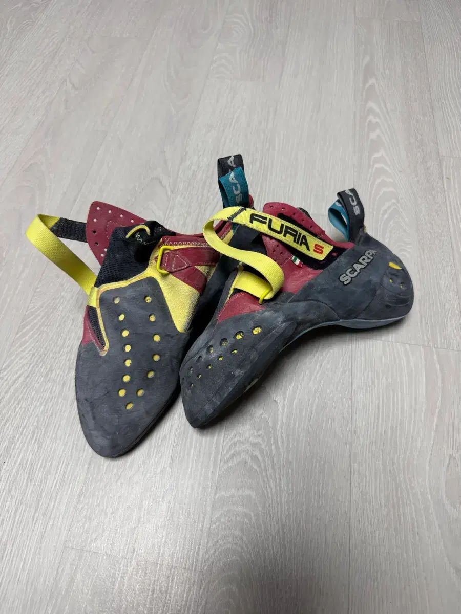 SCARPA スカルパ フューリー S クライミングシューズ レッド|黄色 EU 40.5