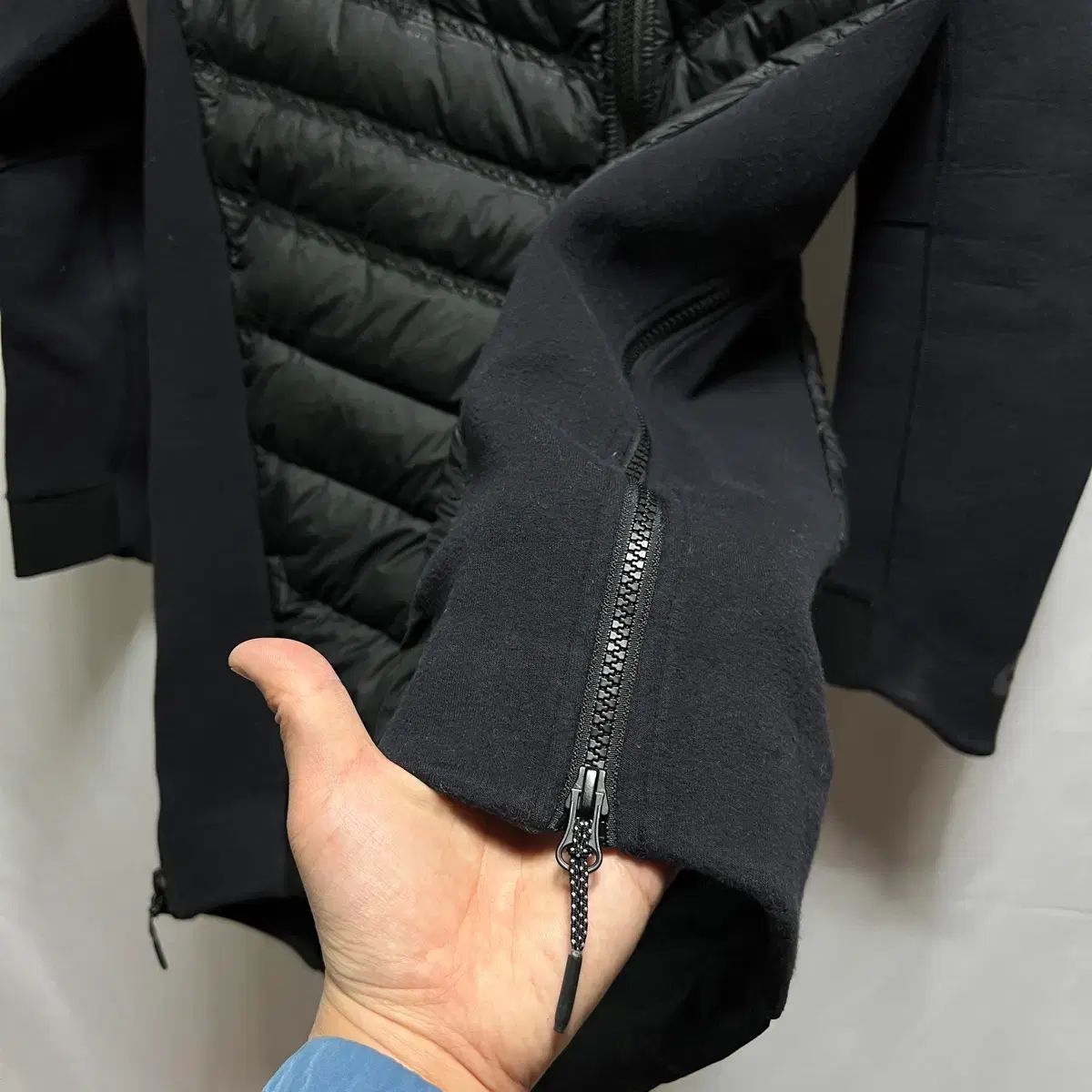 正規品/ウィメンズL NIKE エアロロフト ブラック ジャケット 軽量 