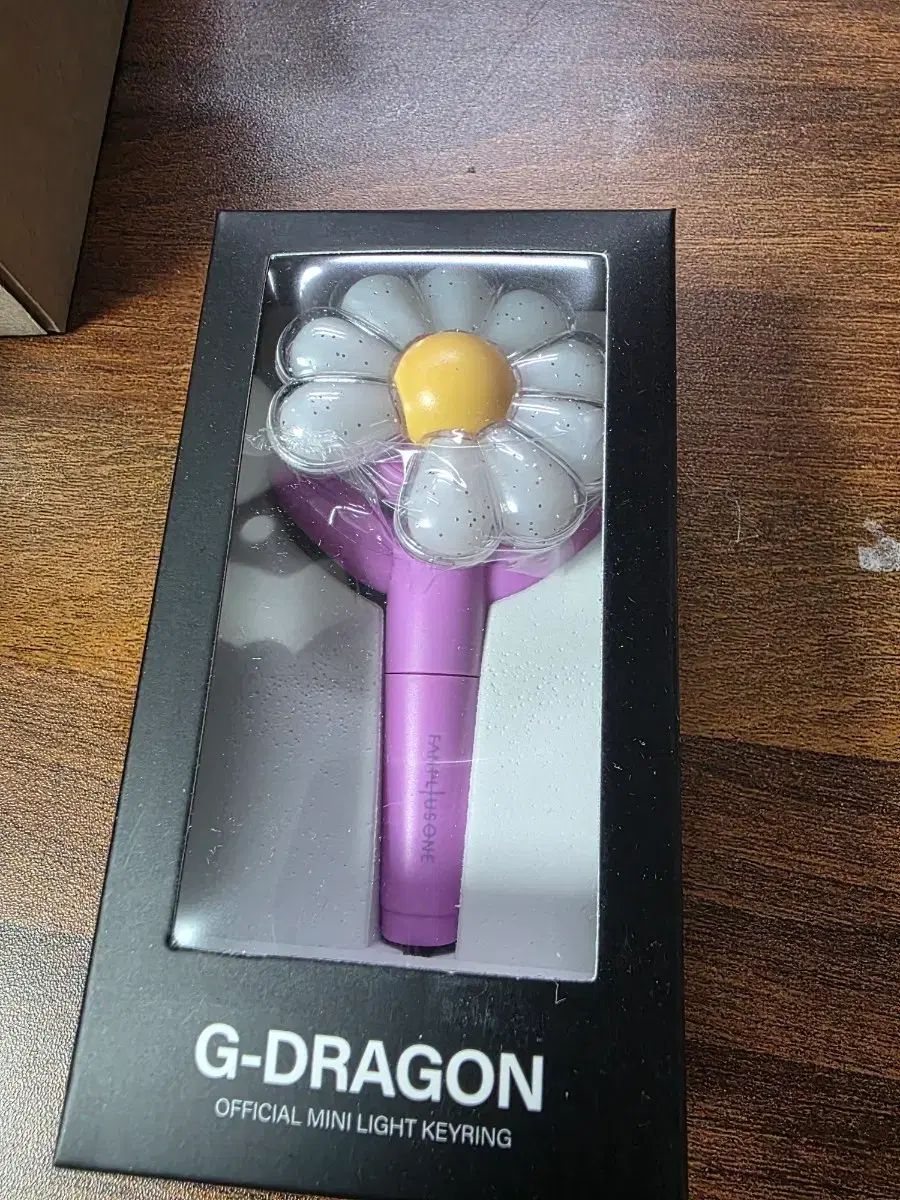 G-DRAGON ミニ ペンライト キーホルダー 新品 ピンク - メルカリ