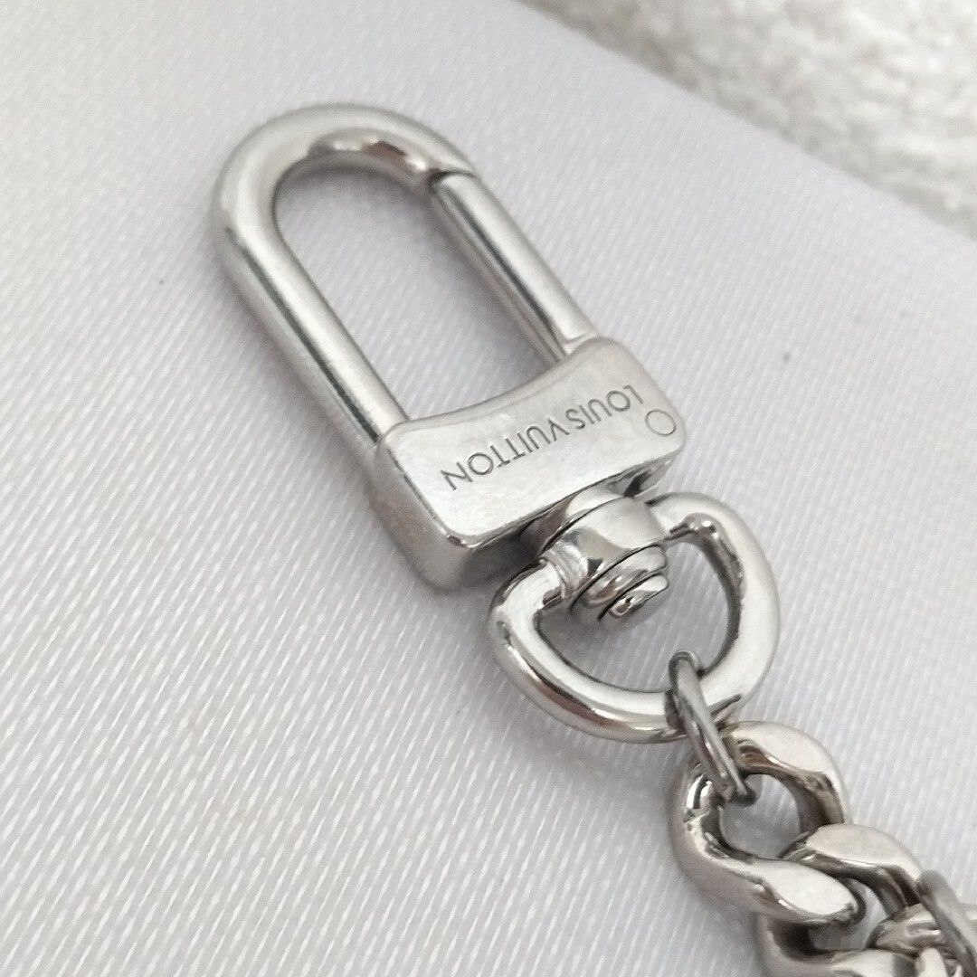 現行品 ルイヴィトン チェーンベルト・LV フィガロ チャーム シルバー