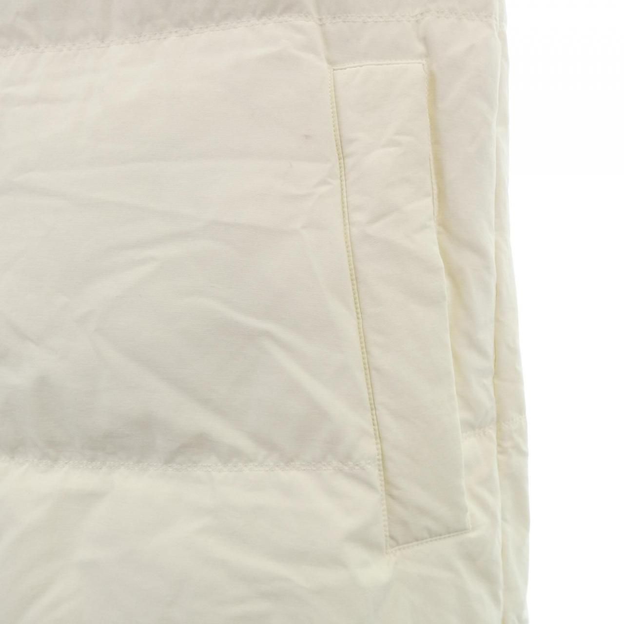 ケイシラハタ KEI SHIRAHATA ダウンベスト - メルカリ 