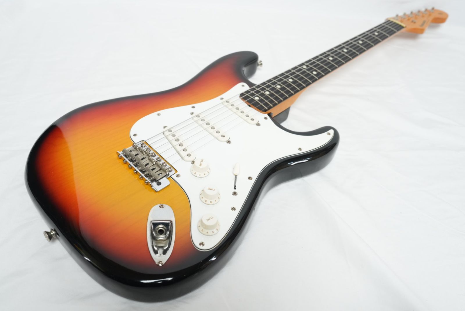 ☆FERNANDES RST-50 '64 MODEL THE REVIVAL Sunburst ストラト