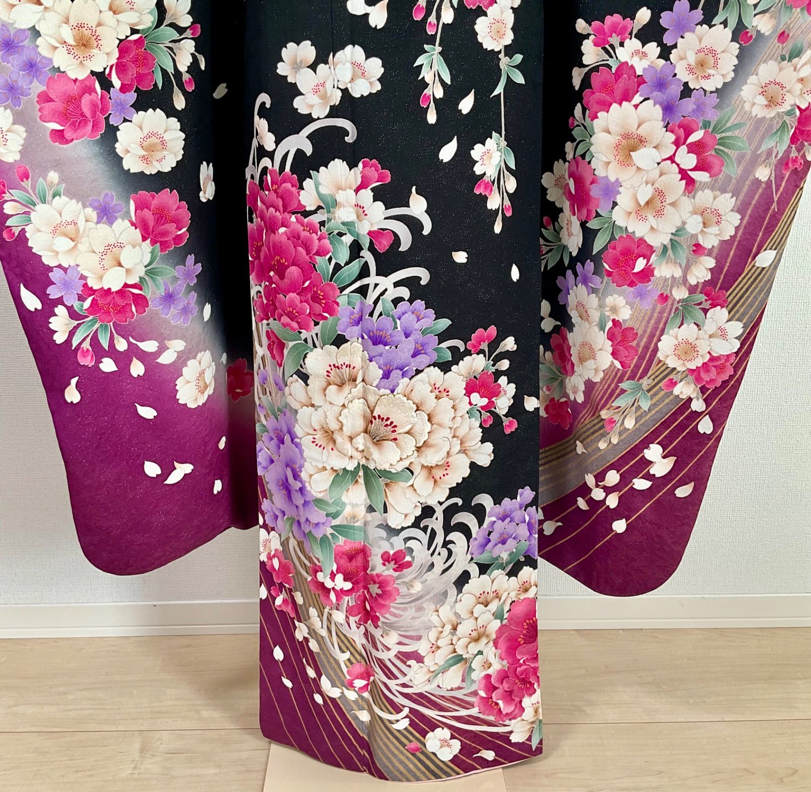 振袖 振袖フルセット 黒系 牡丹 八重桜 乱菊 銀通し 刺繍 正絹 - メルカリ