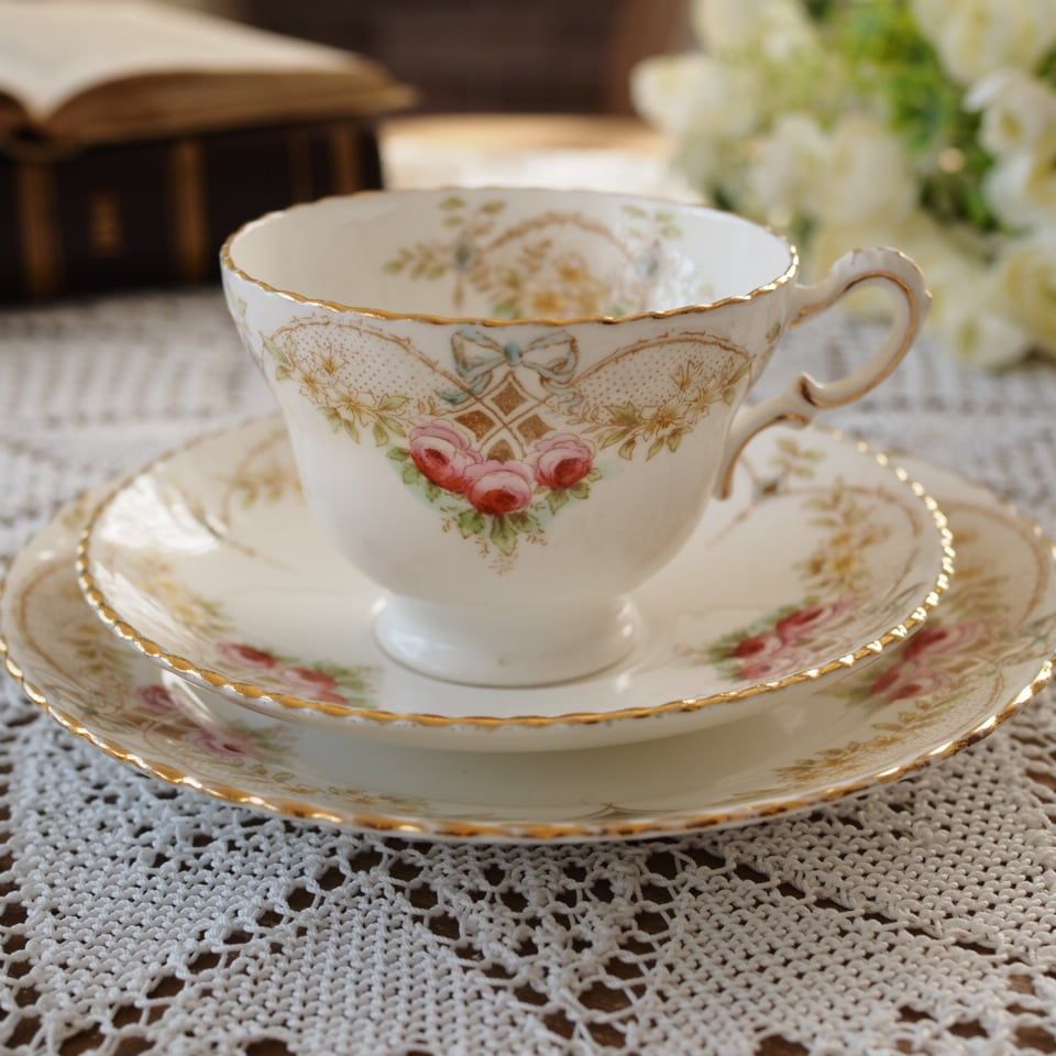 英国サミュエルラドフォードCassina トリオ ティーカップ＆ソーサー