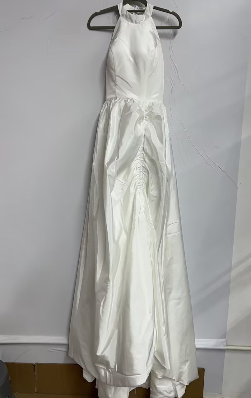 ウェディングドレス