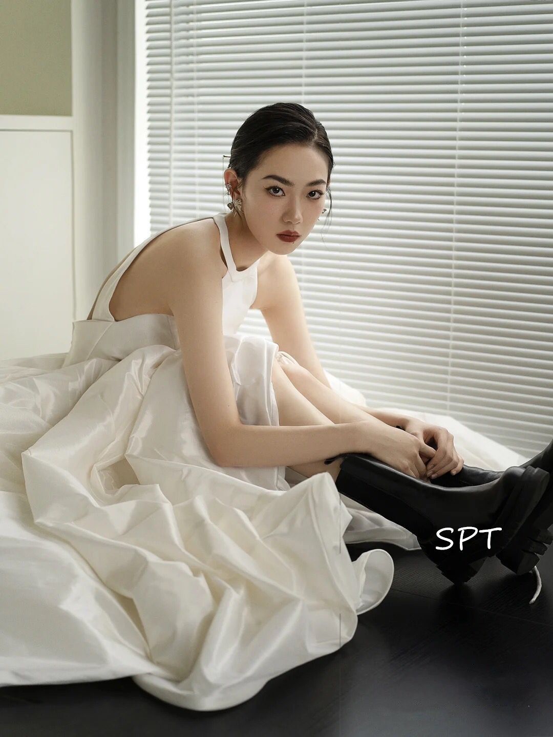  ウェディングドレス ホルターネックエレガント ホルターネックウェディングドレス その他 文房具 事務用品