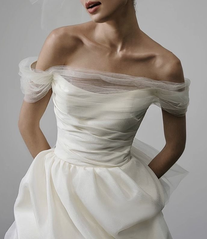  オフショルダー ウェディングドレス ミニ丈 韓国 その他 文房具 事務用品