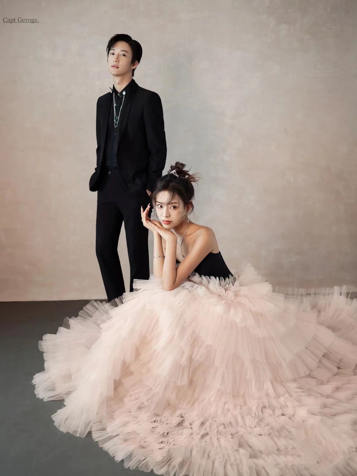 チューブトップ