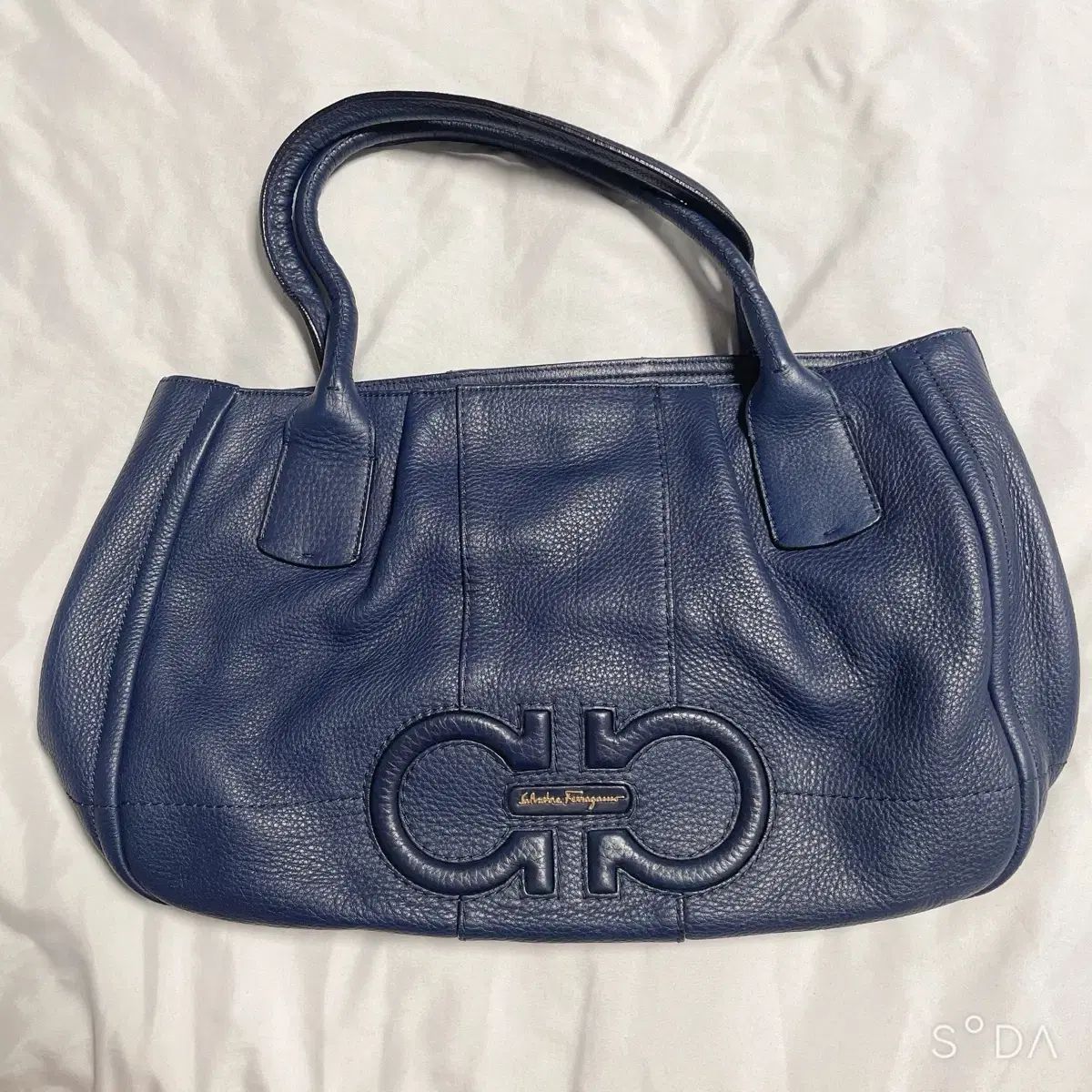 フェラガモ ガンチーニ ネイビー トートバッグ - メルカリ