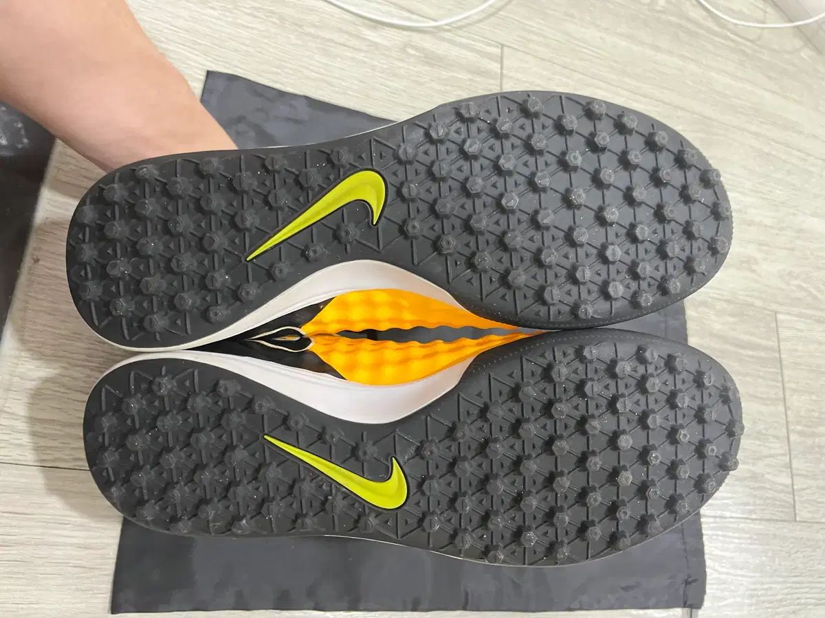 ナイキ マジスタX フィナーレII TF 285 サッカーシューズ - メルカリ